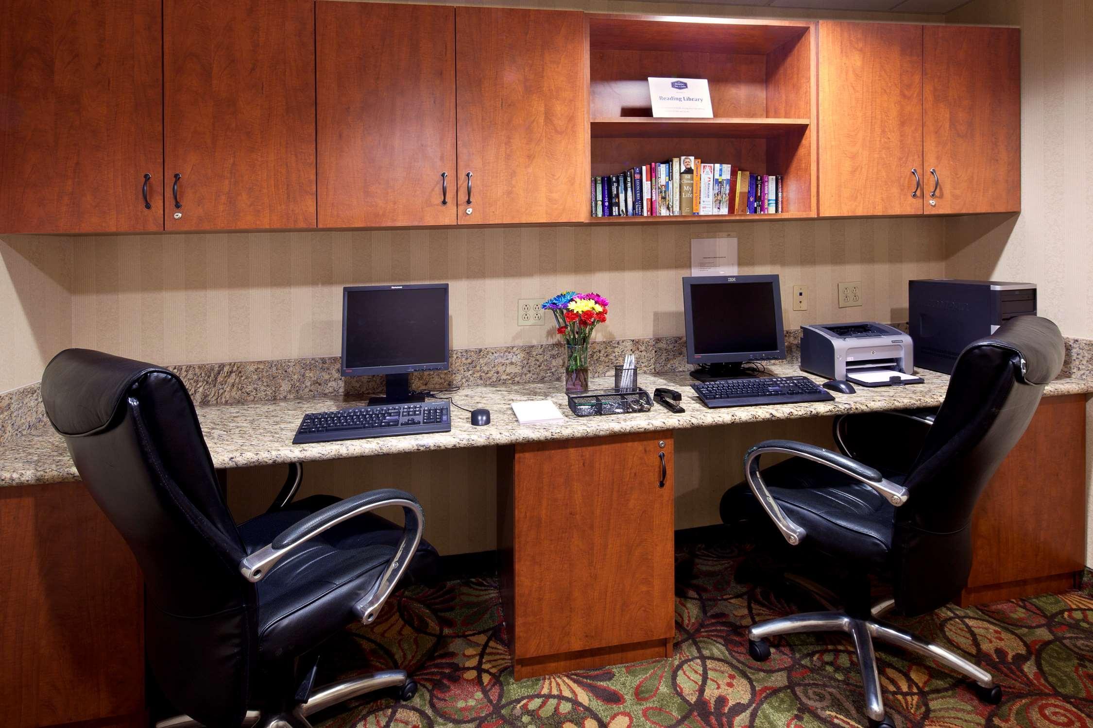 Hampton Inn & Suites Palm Desert Facilities photo