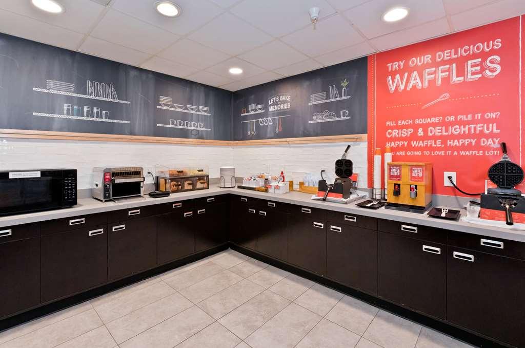 Hampton Inn & Suites Palm Desert Restaurant photo