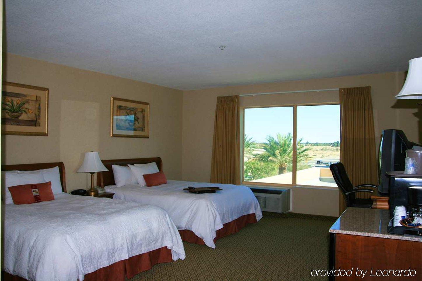 Hampton Inn & Suites Palm Desert Room photo