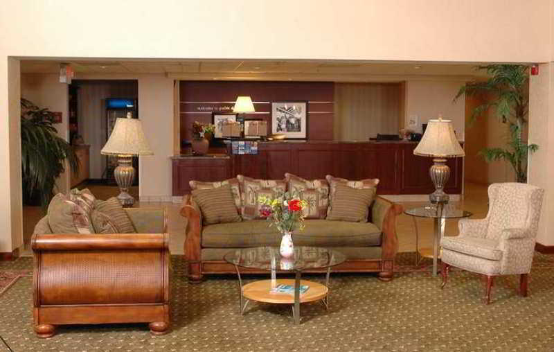 Hampton Inn & Suites Palm Desert Interior photo